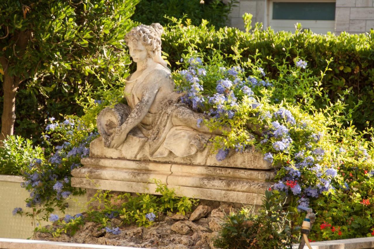 La Gran Dama Roseto Degli Abruzzi Exterior foto